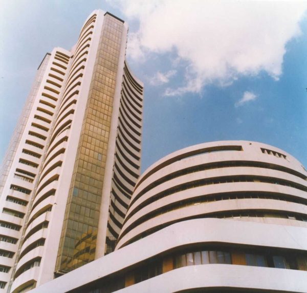 india-s-bse-resumes-trading-after-3-hour-outage